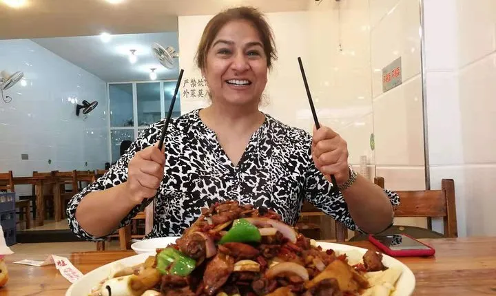 Authentic Muslim Alley Food Tour in Xi'an