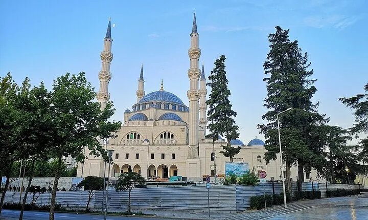 Tirana Hidden Treasures Sightseeing Tour