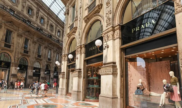 Milan Diamond Heist: Fashion & Secrets Walking Game