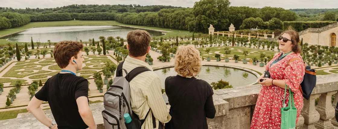 Small-Group Paris to Versailles Day Trip with Garden Stroll