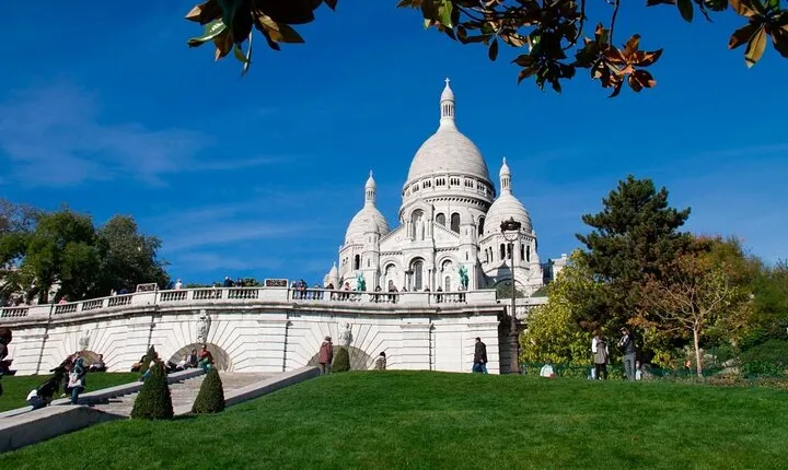 Private Tour of Paris Montmartre with Audio Guide