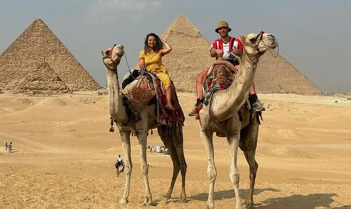 Private Full day Tour to Giza Pyramids Sakkara and Memphis 