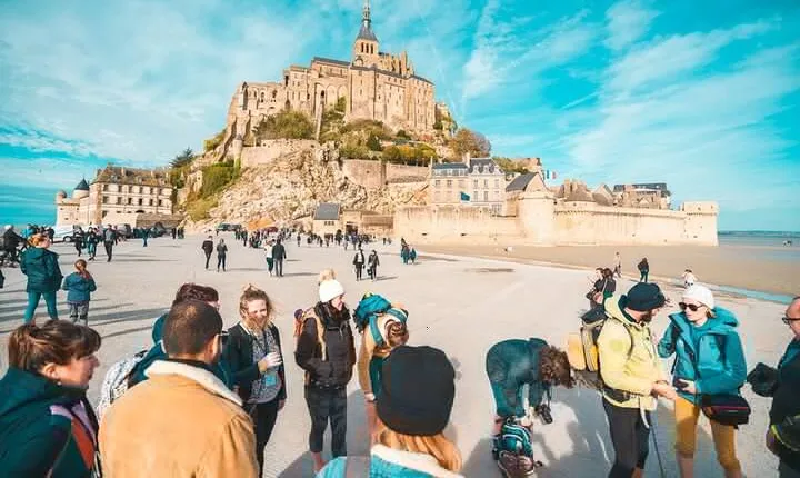 Le Havre to Mont Saint Michel: Small Group Private Tour