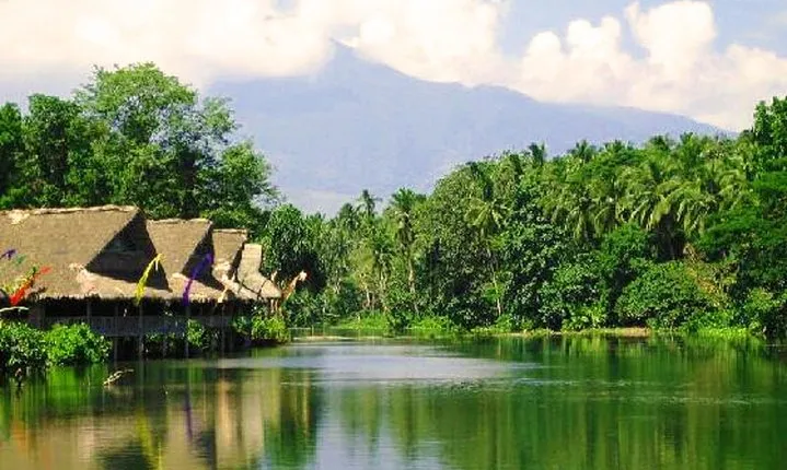 Cruise Shore Excursion of Villa Escudero with Lunch