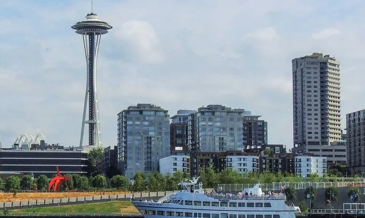 Seattle Half Day Tour with Space Needle, Boat Ride & Underground
