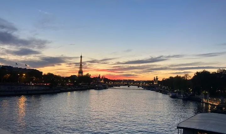 Discover Paris in one day with a private and friendly local guide