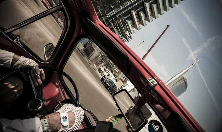 1 hour Vintage Fiat 500 SkyLine Tour in Milan