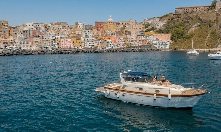 Day on a boat in Procida