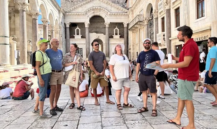 Private Split: Visit Diocletian Palace & Taste Food at the Market