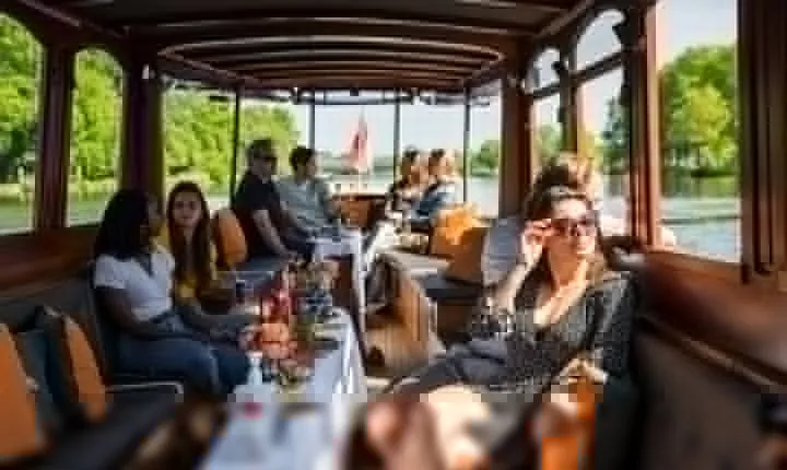 Amsterdam Canal Cruise with Cheese and Wine