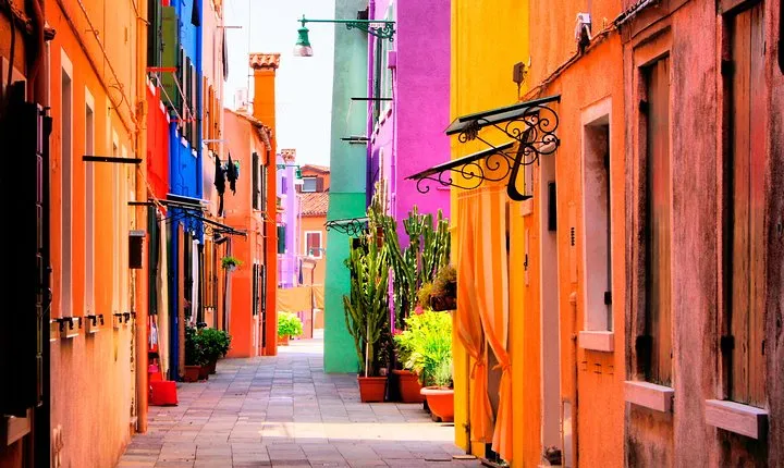 Murano and Burano Islands Semi-Independent Tour