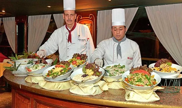 Cairo Nile Dinner Cruise With Folklore Show