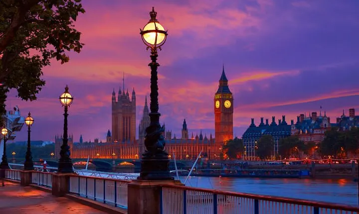 London Highlights Self guided scavenger hunt and Walking Tour