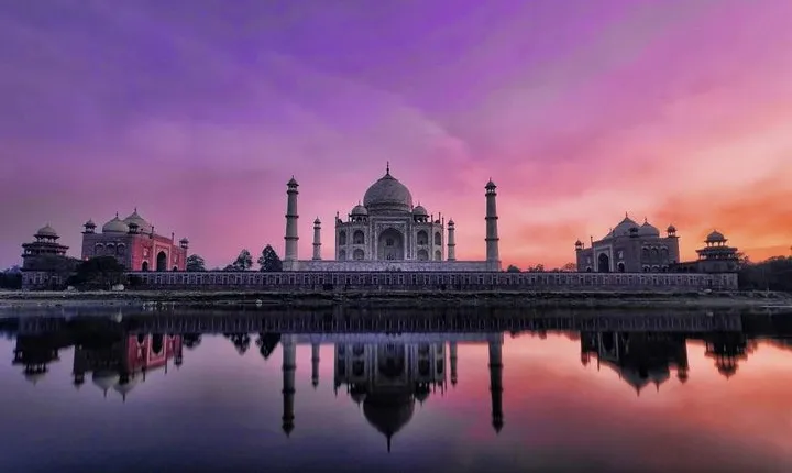 Taj Mahal Tour by Car From Delhi