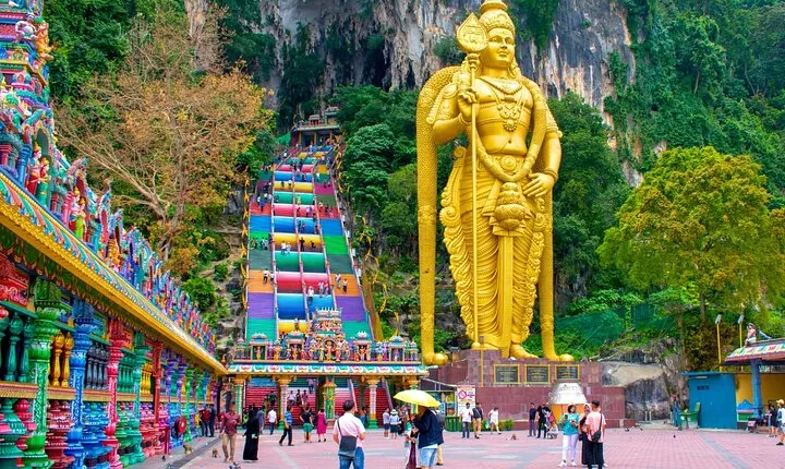 Kuala Lumpur Batu Caves Temple tour with Breakfast and Lunch