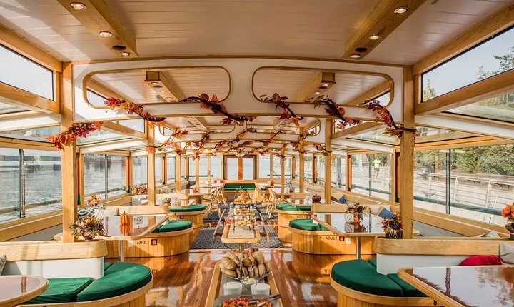 New York Afternoon Fall Foliage Cruise with Lunch