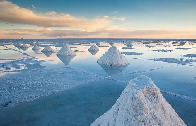 Uyuni Salt Flat Tour 1 day + Sunset / Group Service