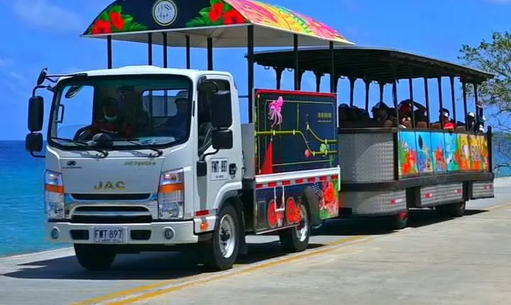 Tourist white train - Tour around the island