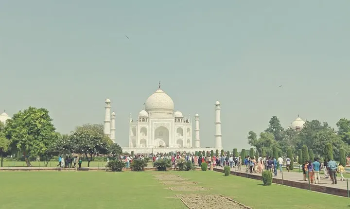 Sunrise Taj mahal Private Day Tour with Lunch and Guide