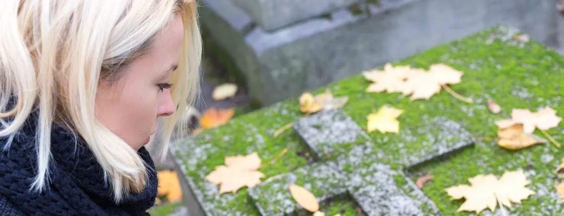 Père Lachaise Cemetery audio tour on mobile app