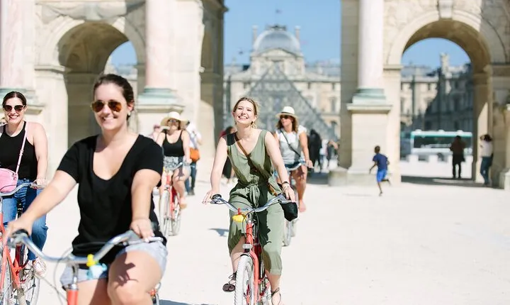 Paris Combo: Highlights Bike Tour & Seine Cruise Experience