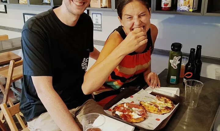 Rome Colosseum: Pizza & Aperitivo Food Tour at Sunset