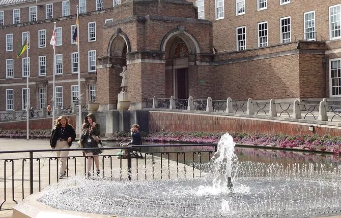 Guided Walking InstaTour in Bristol