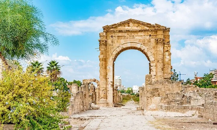 7-Day Cultural and Historic Lebanon Tour with Accommodation 