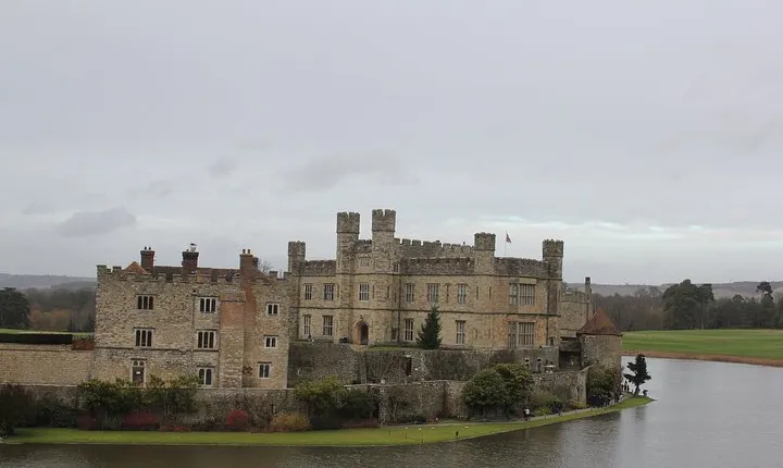 Canterbury Cathedral, Leeds Castle and Dover Castle Private Tour