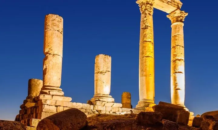 Private Panoramic Amman Tour and Local Lunch or Dinner-Wine Taste