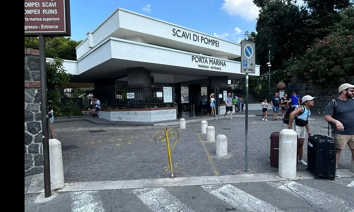 Pompeii and Amalfi coast day tour