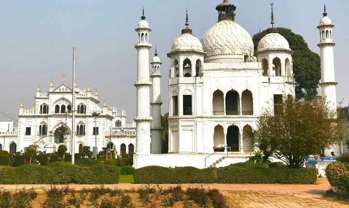 Heritage & Cultural Walk of Lucknow (2 Hours Guided Walking Tour)