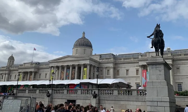 London Covent Garden Self-Guided Walking Tour and Scavenger Hunt