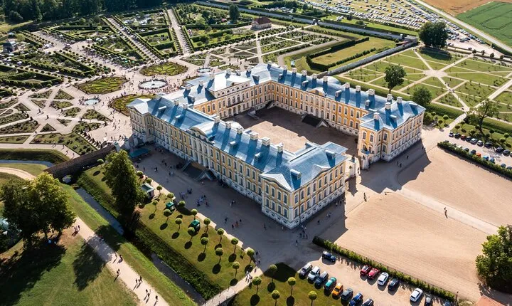 Group Tour: Hill of Crosses, Rundale Palace & Bauska Castle
