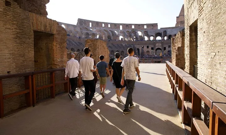 Colosseum Gladiator's Arena and Roman Forum Guided Tour