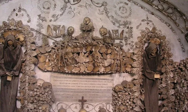 Rome:Capuchin Crypts And Museum Private Tour