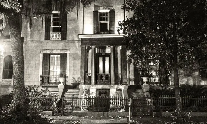 90 minute Original Haunted Savannah Tour | 8pm