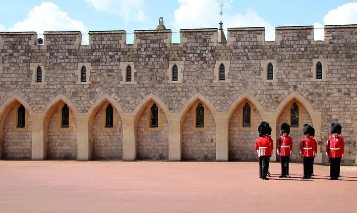 Windsor Castle Independent Visit With Private Driver Up To 3 People