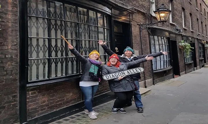 Harry Potter's Lacock and Oxford Taxi Tour