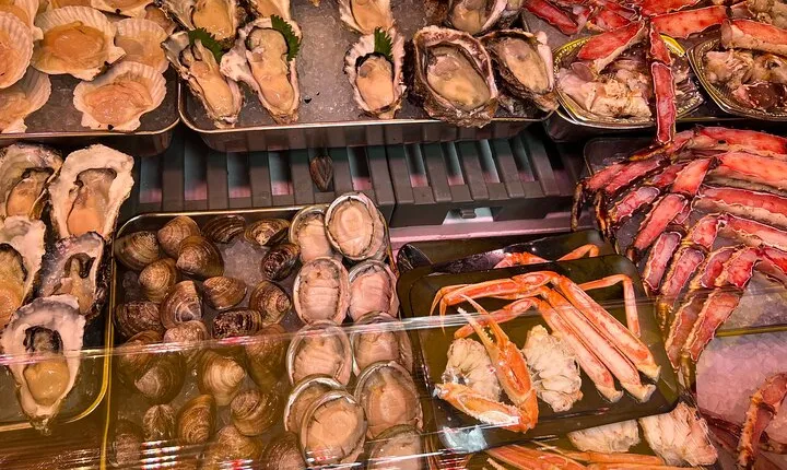 Like a local! Tokyo Tsukiji Fish Market Food tour 