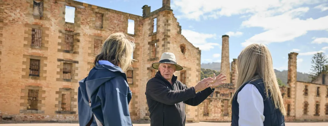 Tasman Peninsula private tour with tastings and winery lunch