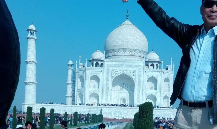 Full day Agra city tour by car