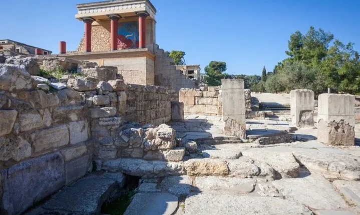 Minoan Crete: Knossos Palace, Winery Visit and Lunch at Archanes
