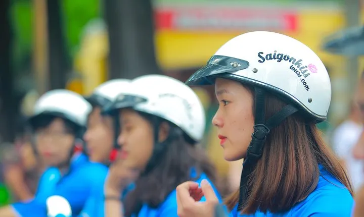 Saigon By Night Tour by Motorbikes with Female Drivers | KissTour