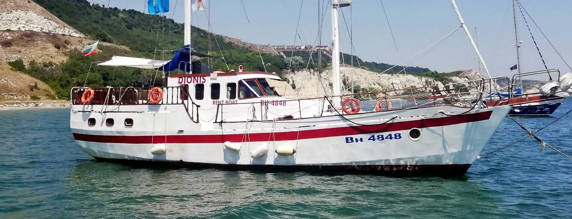 Superb Black Sea Yacht Picnic with Food & Drinks