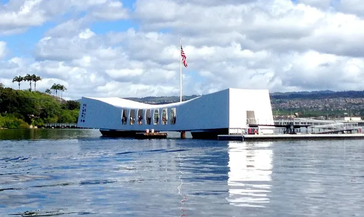 Private Oahu Pearl Harbor and Island Sightseeing Combination Tour