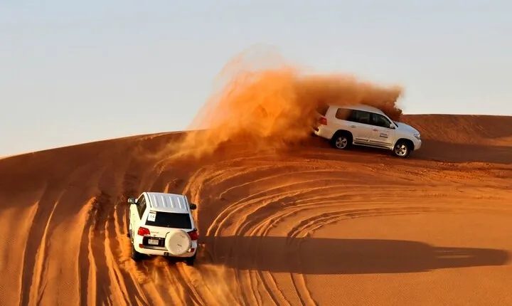 Red Dune Evening Desert Safari with Sandbashing and BBQ Dinner