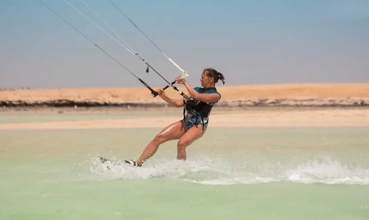 3-hour Kite Surfing Experience & Transfers - Hurghada