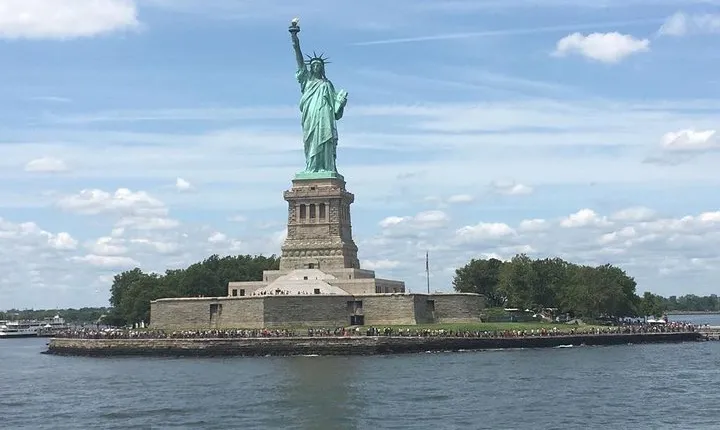 New York: Statue of Liberty Sightseeing Cruise Pier 36
