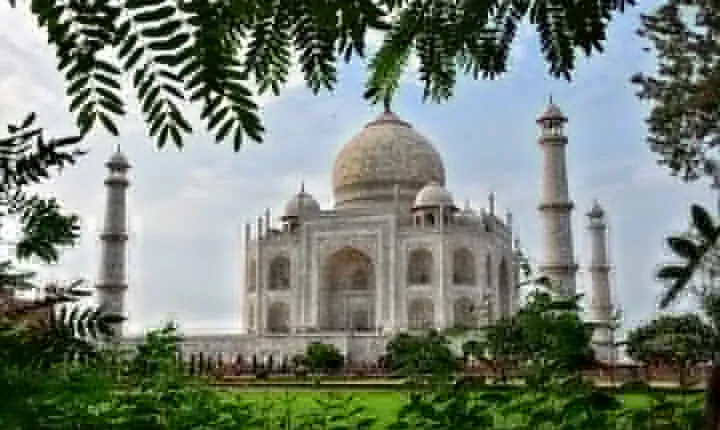 Private Sunrise Taj Mahal & Agra Tour From Delhi by Car